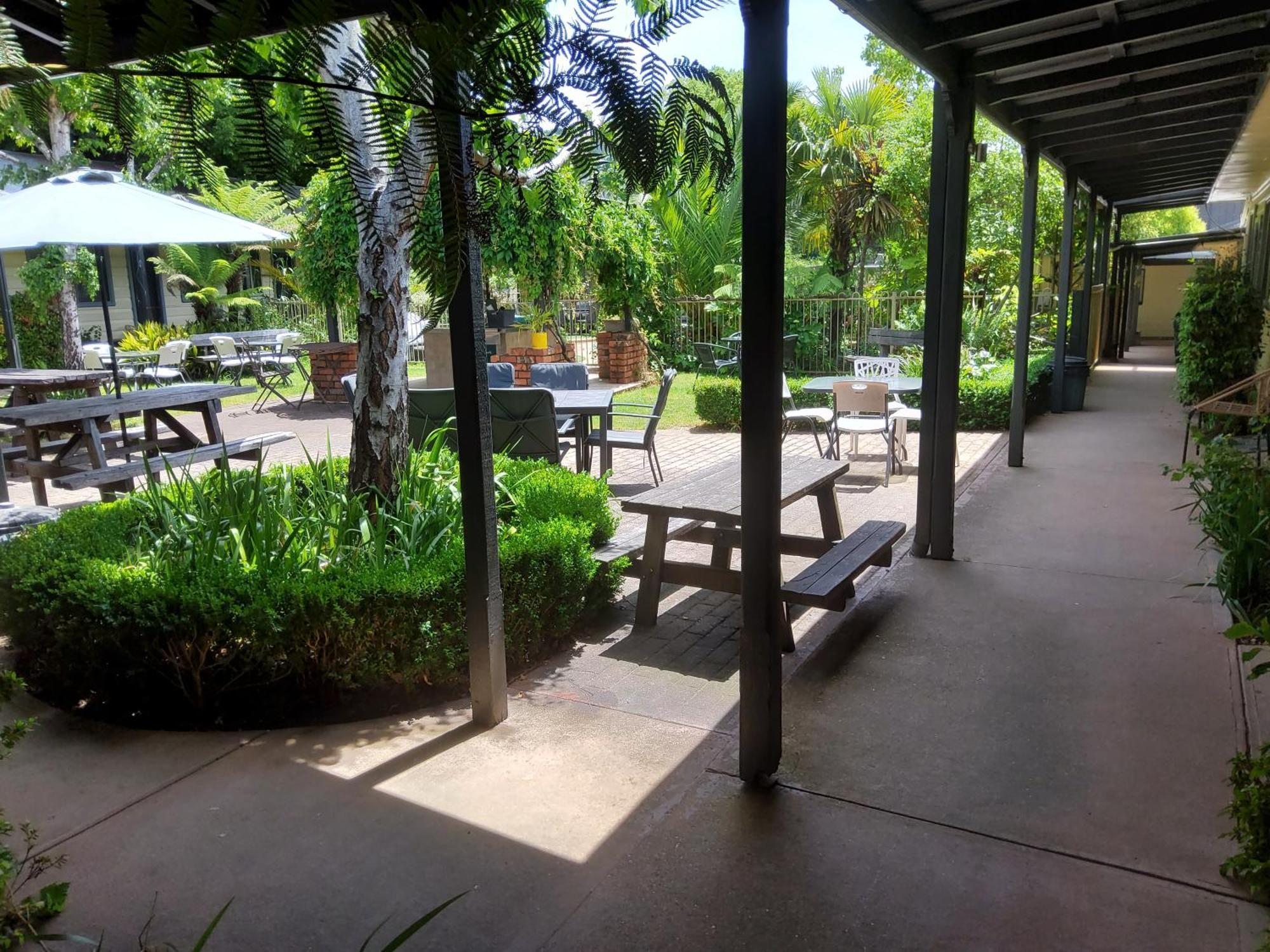 Coach House Inn Bright Buitenkant foto
