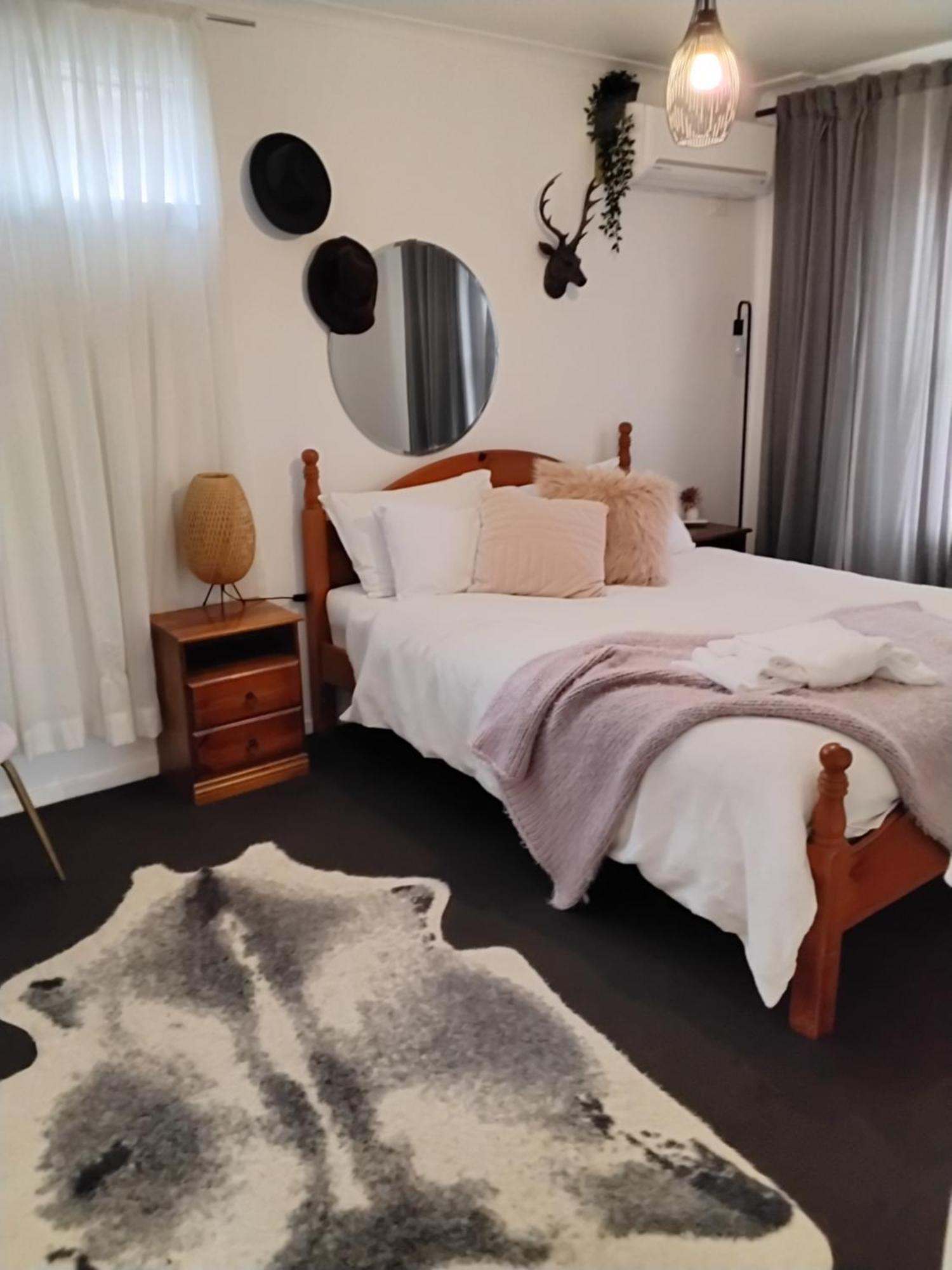 Coach House Inn Bright Kamer foto